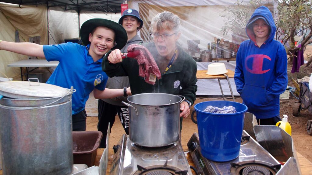 scouts-kids-cooking-boiling-pots