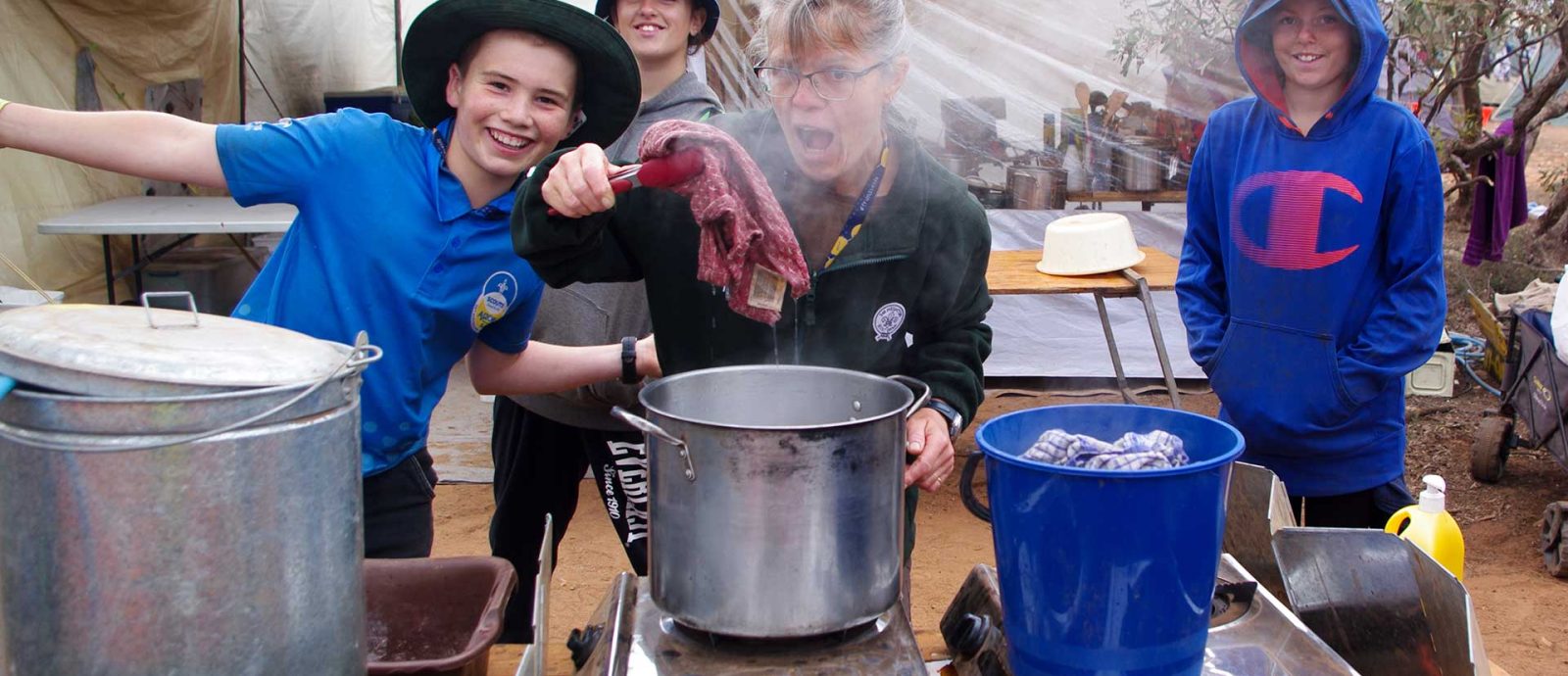 scouts-kids-cooking-boiling-pots