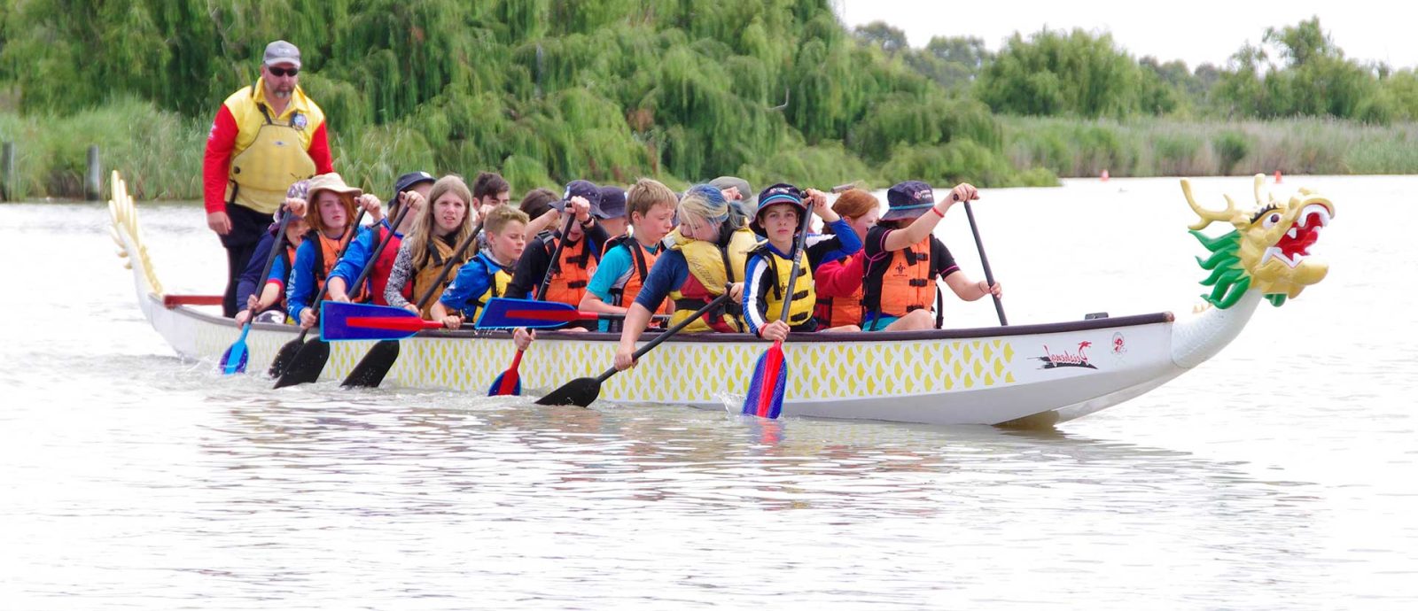 scouts-kids-dragon-boat-rowing