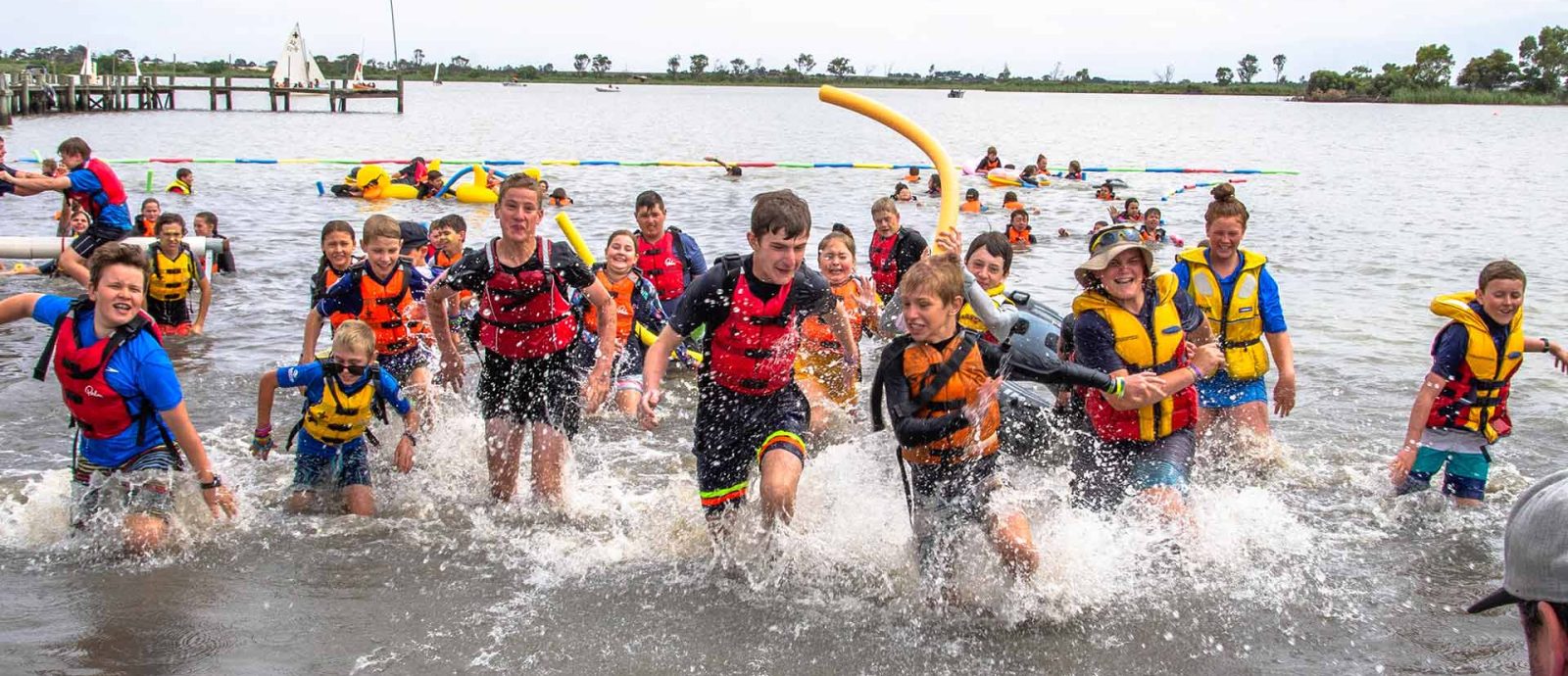 scouts-kids-water-race